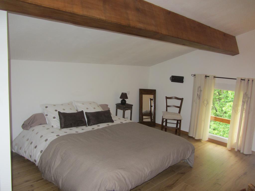 Les Cimes Bed & Breakfast Saint-Pierre-de-Riviere Phòng bức ảnh